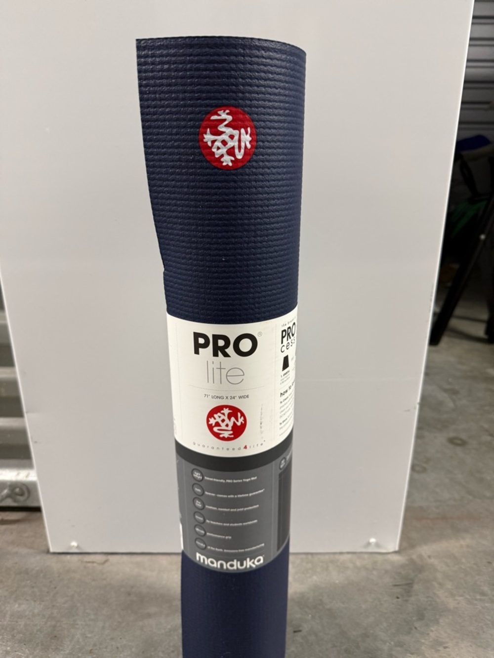 manduka PROlite Yoga Mat in Navy with Red Logo